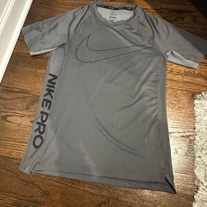 Brand NEW Nike Pro Dri-Fit Slim Fit Novelty Men Training T-Shirt Grey Medium